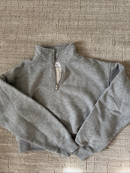 Aritzia Sweaters - Aritzia TNA Heather Gray Half-Zip Pullover Sweatshirt